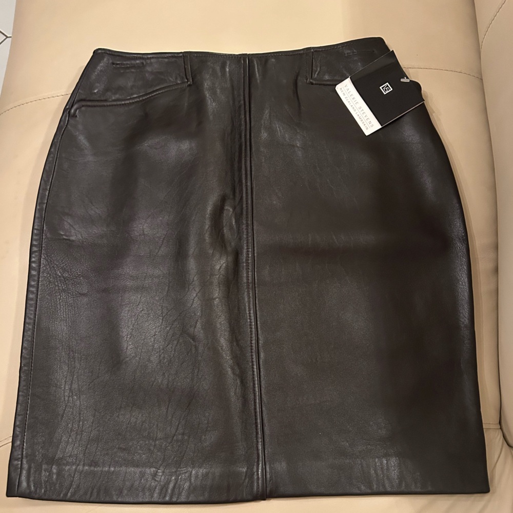 Valerie Stevens Brown 100% Leather Skirt size 6 NWT
